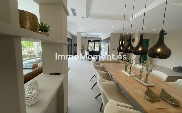 Resale - Villa - Marbella - Elviria