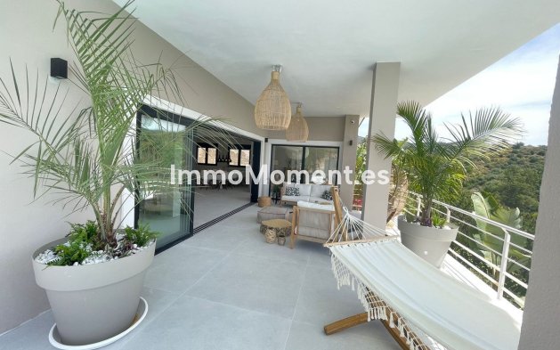 Resale - Villa - Marbella - Elviria