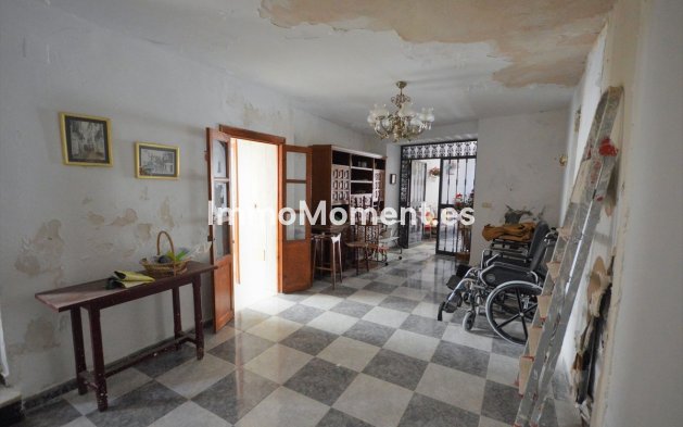 Reventa - Villa - Marbella - Marbella Centro