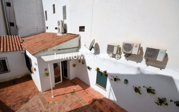 Reventa - Villa - Marbella - Marbella Centro