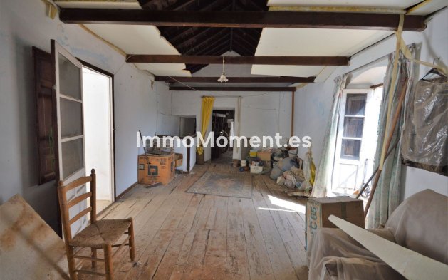 Reventa - Villa - Marbella - Marbella Centro