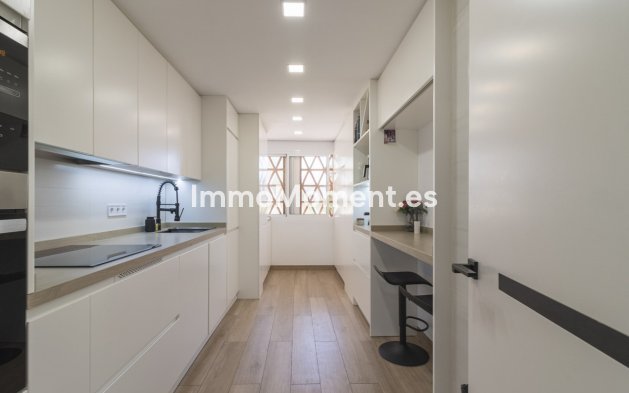 Wiederverkauf - Wohnung - Estepona  - Selwo