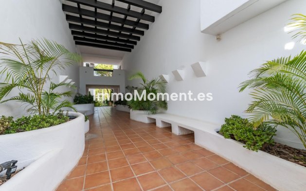 Resale - Apartment - Marbella - Río Real