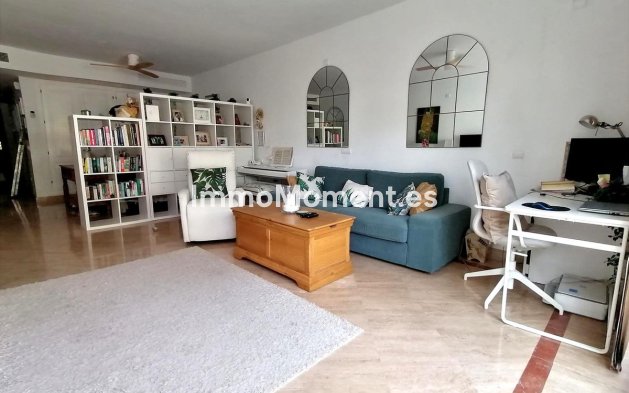 Resale - Apartment - Marbella - Río Real