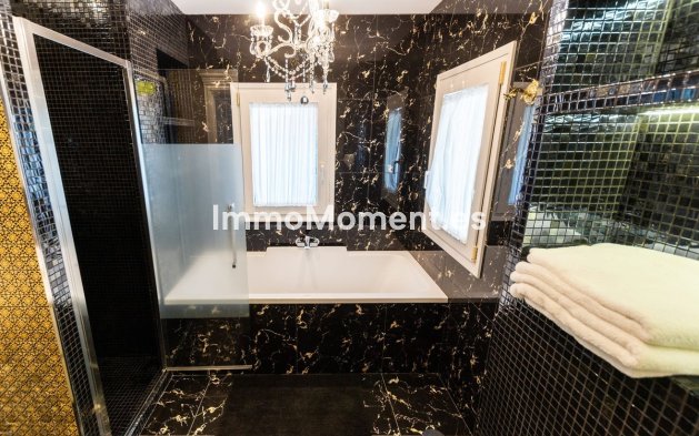 Revente - Villa - Marbella - Hacienda Las Chapas