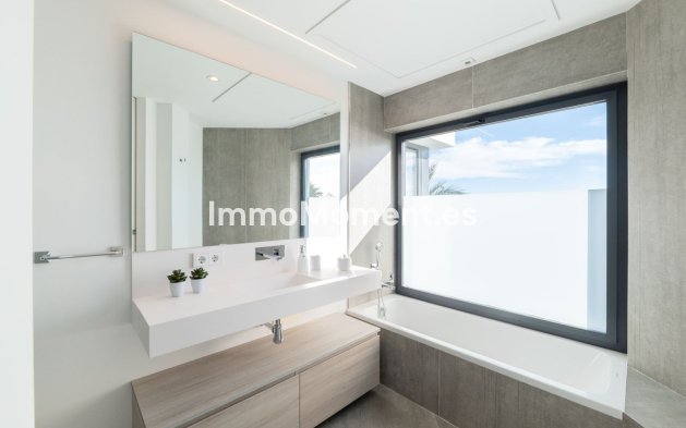 Wiederverkauf - Reihenhaus - Estepona  - Estepona Centro