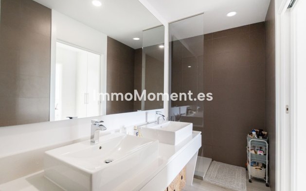 Bestaande woning - Geschakelde woning - Estepona  - New Golden Mile