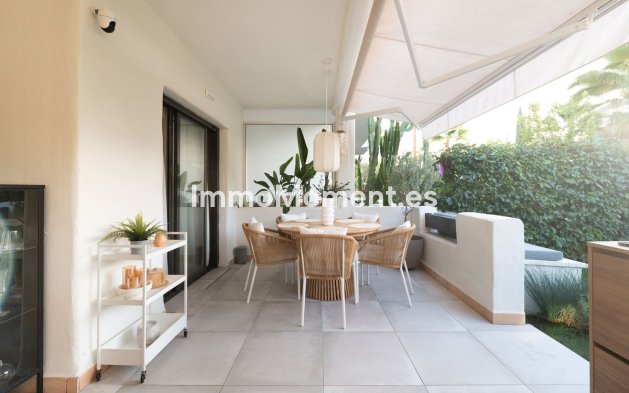 Resale - Apartment - Estepona - Selwo