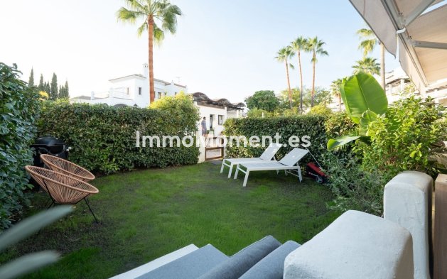 Resale - Apartment - Estepona - Selwo