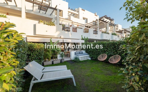 Resale - Apartment - Estepona - Selwo