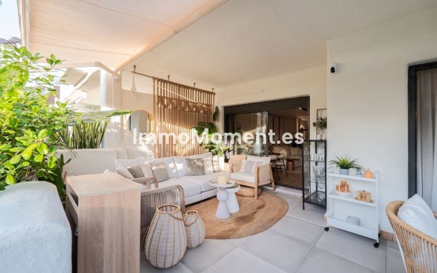 Resale - Apartment - Estepona - Selwo