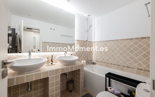 Resale - Apartment - Estepona - Selwo