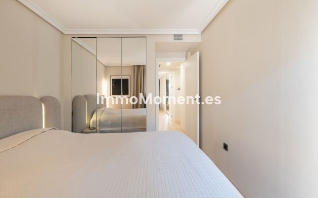 Resale - Apartment - Estepona - Selwo