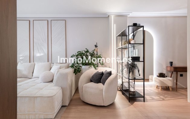 Resale - Apartment - Estepona - Selwo