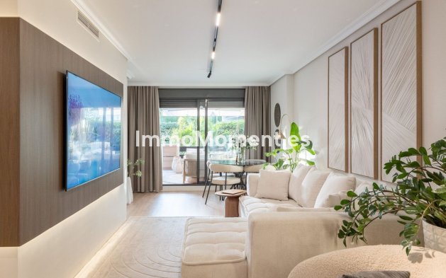 Resale - Apartment - Estepona - Selwo
