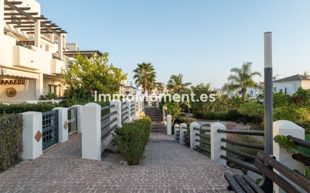 Resale - Apartment - Estepona - Selwo