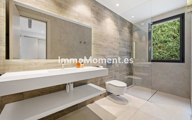 Wiederverkauf - Villa - Marbella - Nueva Andalucía