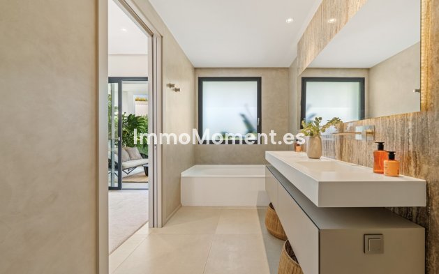 Wiederverkauf - Villa - Marbella - Nueva Andalucía