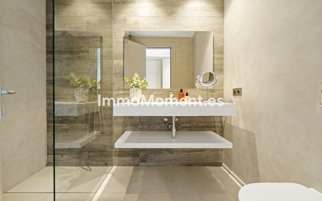 Wiederverkauf - Villa - Marbella - Nueva Andalucía