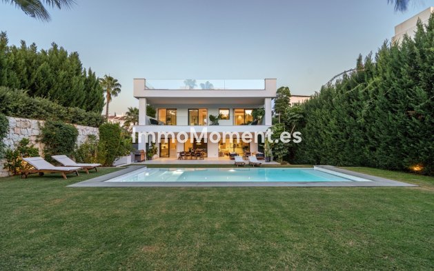 Wiederverkauf - Villa - Marbella - Nueva Andalucía