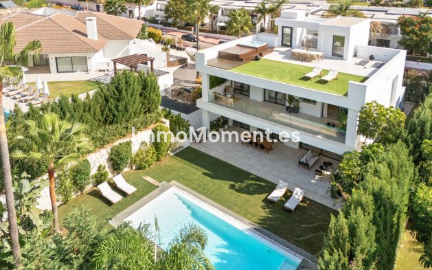 Wiederverkauf - Villa - Marbella - Nueva Andalucía