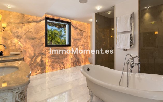 Wiederverkauf - Villa - Marbella - Nueva Andalucía