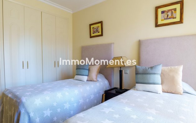 Resale - Apartment - Marbella - Puerto Banús