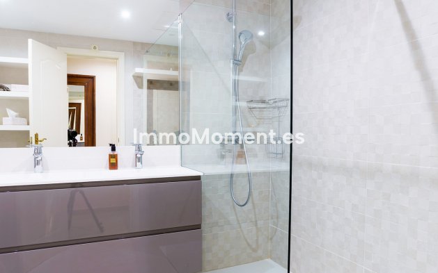 Resale - Apartment - Marbella - Puerto Banús
