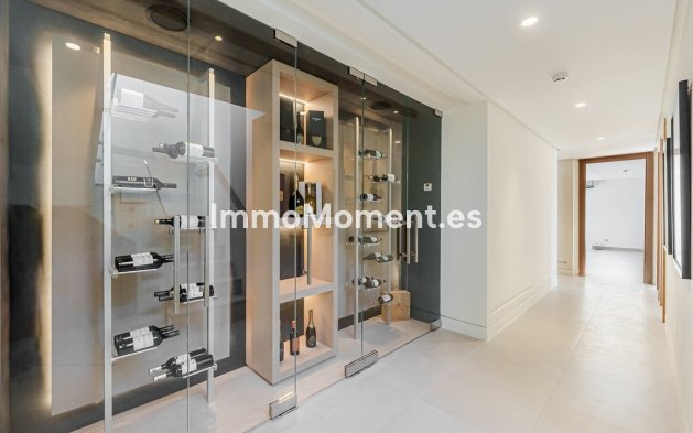 Revente - Villa - Marbella - Nueva Andalucía