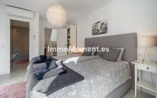 Resale - Villa - Marbella - Nueva Andalucía