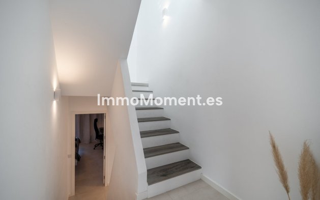 Resale - Villa - Marbella - Nueva Andalucía