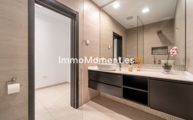 Revente - Villa - Marbella - Nueva Andalucía