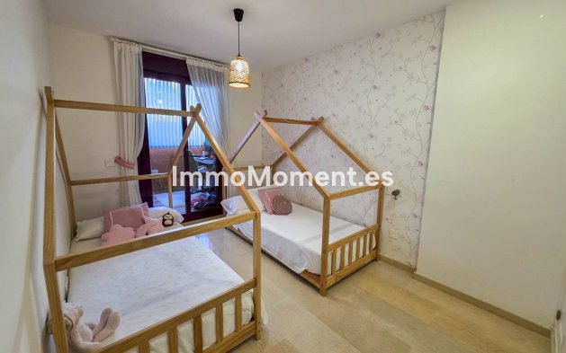 Resale - Apartment - Manilva - La Duquesa