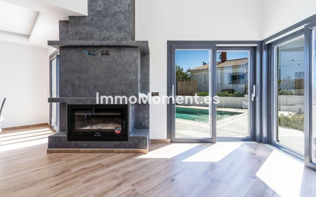 Resale - Villa - Estepona - Estepona Centro