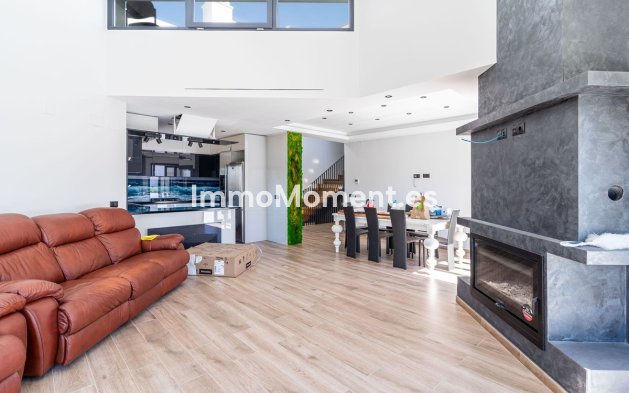 Resale - Villa - Estepona - Estepona Centro