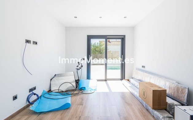 Resale - Villa - Estepona - Estepona Centro