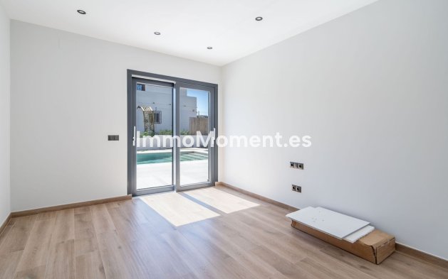 Resale - Villa - Estepona - Estepona Centro