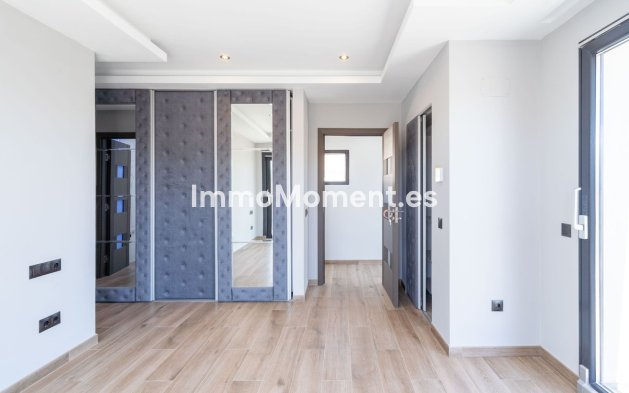 Resale - Villa - Estepona - Estepona Centro