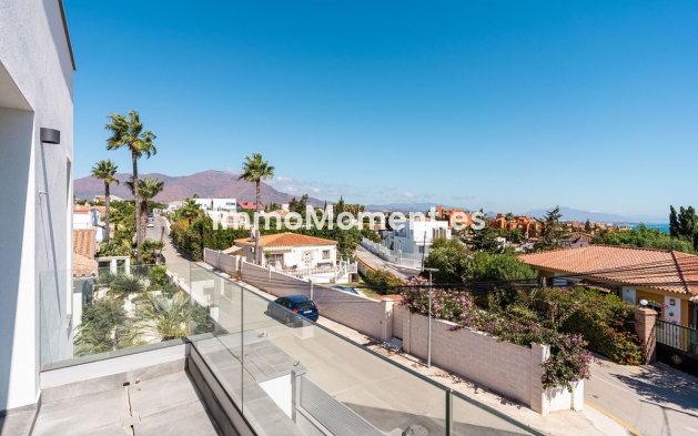 Resale - Villa - Estepona - Estepona Centro