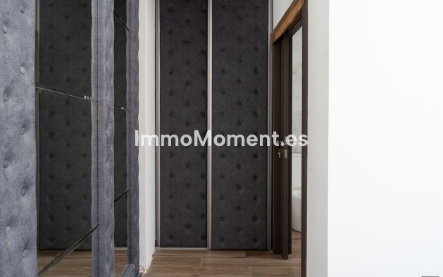 Resale - Villa - Estepona - Estepona Centro