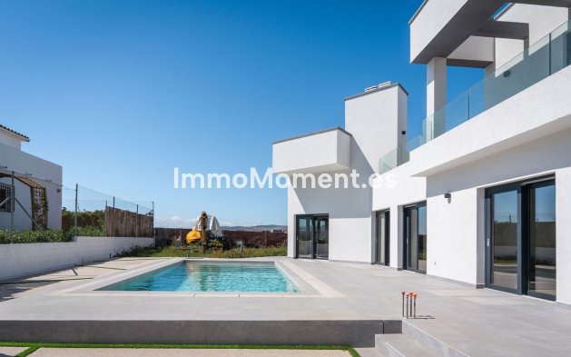 Resale - Villa - Estepona - Estepona Centro