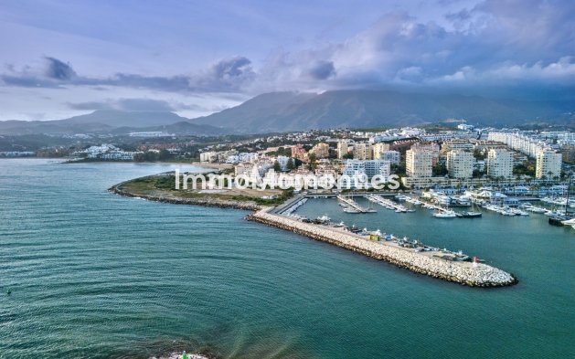 Revente - Maison mitoyenne - Estepona  - Estepona Centro