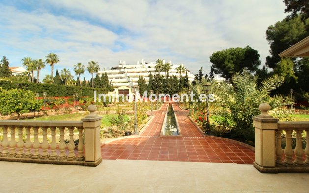 Wiederverkauf - Freistehende Villa - Marbella - Guadalmina Baja