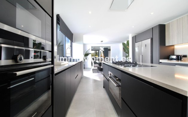 Resale - Villa - Marbella - San Pedro de Alcántara