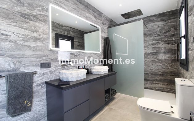 Resale - Villa - Marbella - San Pedro de Alcántara