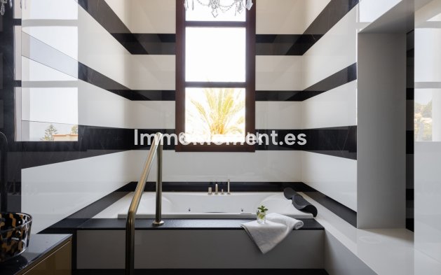 Revente - Villa - Marbella - Hacienda Las Chapas