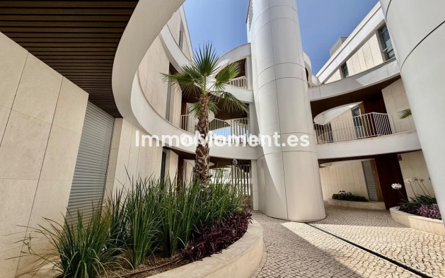 Resale - Apartment - Marbella - Elviria