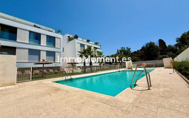 Resale - Apartment - Marbella - Elviria