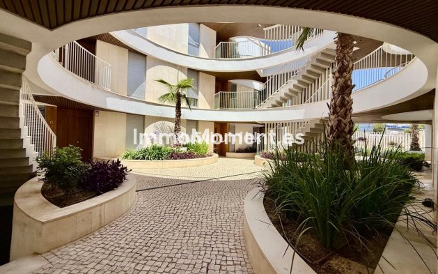 Resale - Apartment - Marbella - Elviria