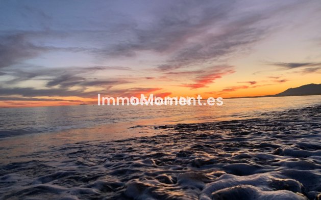 Resale - Apartment - Marbella - Elviria
